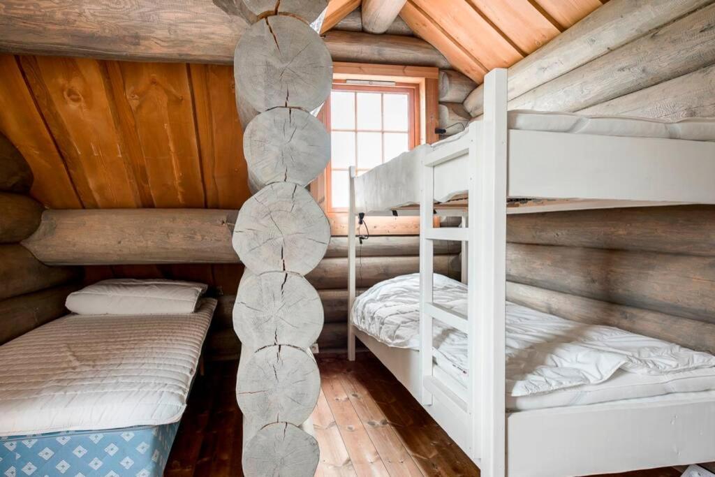 Log Cabin In Nature - Situated In Trillevallen- Are Undersaker Exterior photo