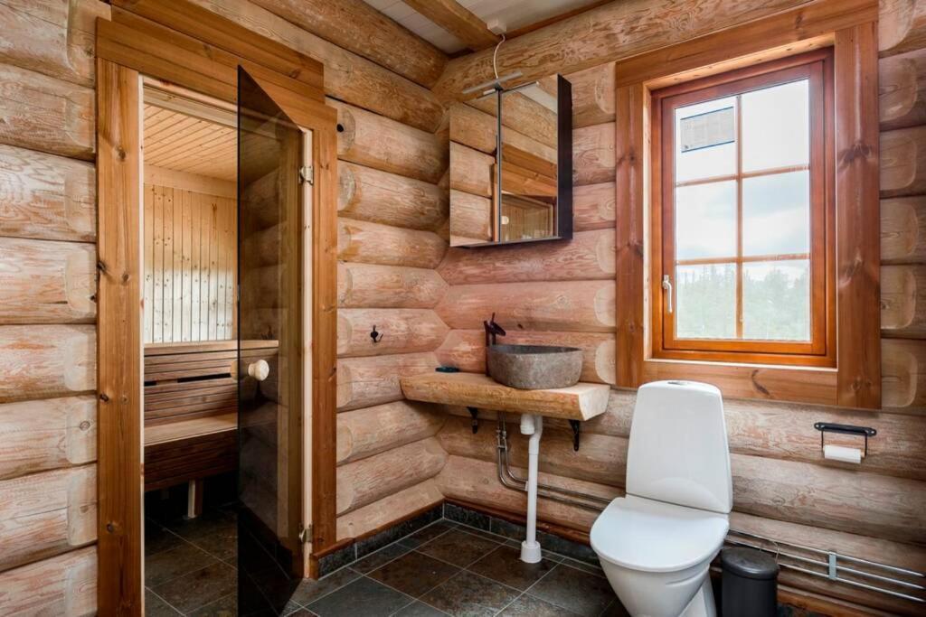 Log Cabin In Nature - Situated In Trillevallen- Are Undersaker Exterior photo